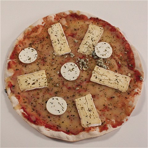 Pizza de queso de cabra, brie y roquefort